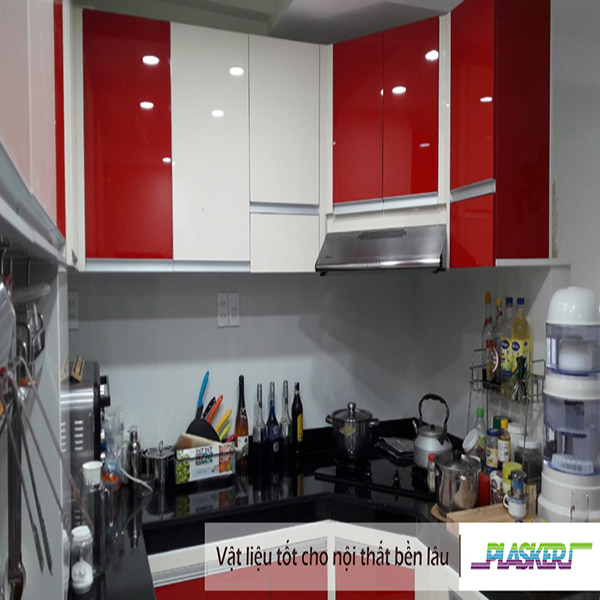 Mẫu tủ bếp làm từ Tấm nhựa Plasker phủ Laminate và Acrylic LAMINATE VÀ ACRYLIC | Đặc Điểm Phân Biệt Khi Sử Dụng Trang Trí Nội Thất