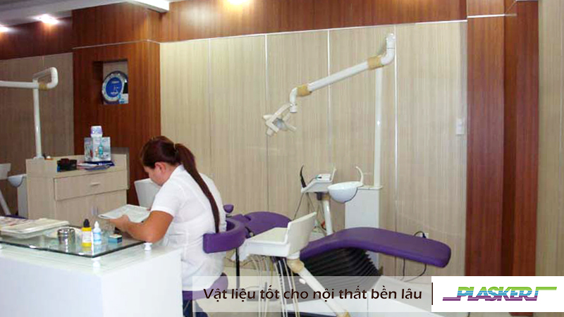 Tấm Nhựa PVC PLASKER Vân Gỗ Làm Vách Ngăn Phòng Bệnh Viện