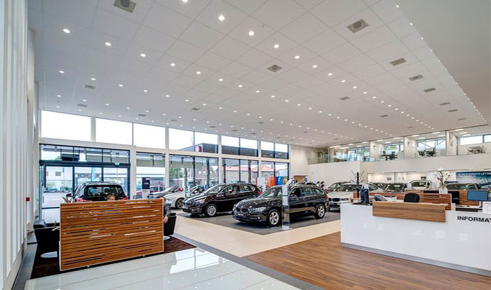 Tấm Nhựa Plasker Trang Trí SHOWROOM Xe Ô Tô