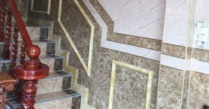 Ưu điểm khi sử dụng tấm PVC để ốp cầu thang