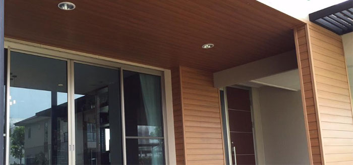 lý do chọn mua tấm nhựa PVC giả gỗ ốp trần