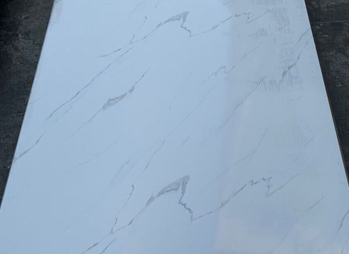 Người mệnh Thủy nên chọn tấm nhựa PVC màu gì?