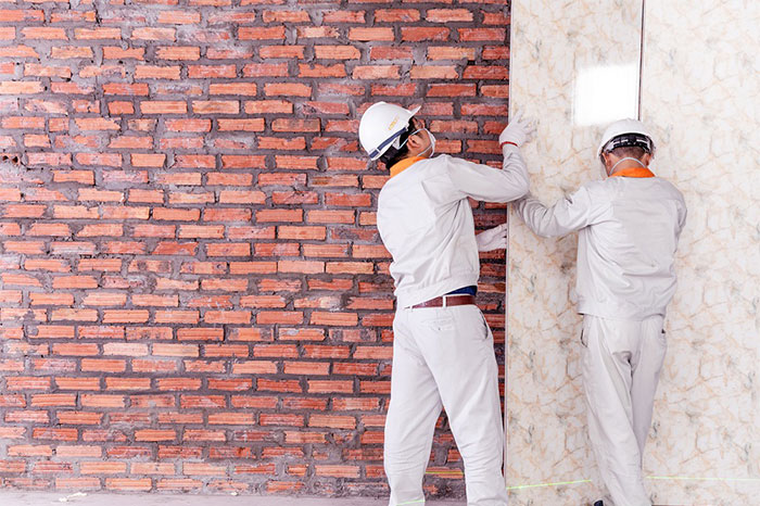 lý do nên chọn tấm nhựa PVC ốp tường thay vì gạch men