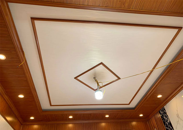 lợi ích khi kết hợp tấm nhựa PVC ốp trần với phào chỉ
