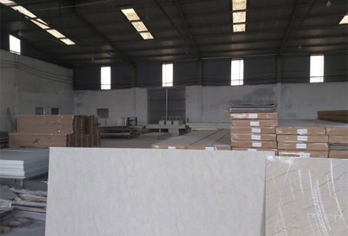 ứng dụng tấm nhựa vân đá ốp tường trong khu công nghiệp