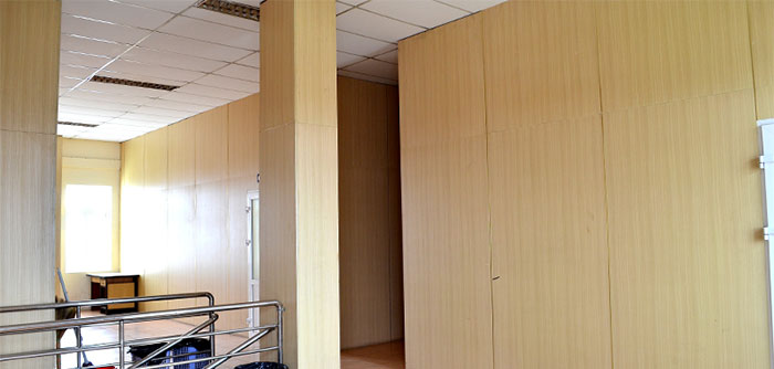 cách vệ sinh tấm nhựa giả gỗ PVC ốp tường đúng