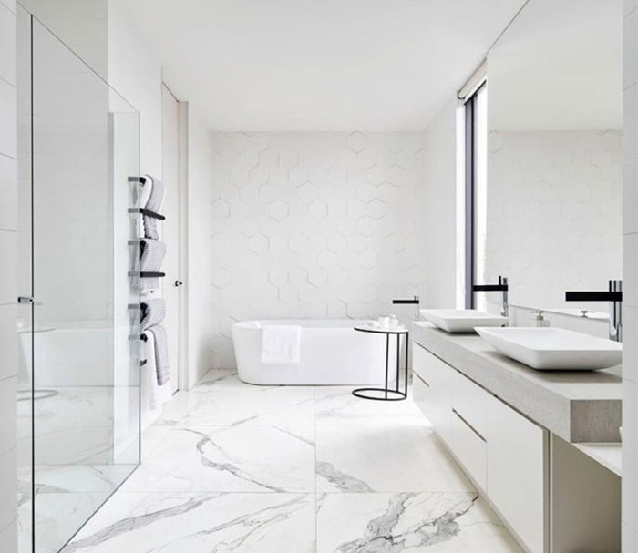 tấm nhựa pvc phòng tắm trong phong cách tối giản