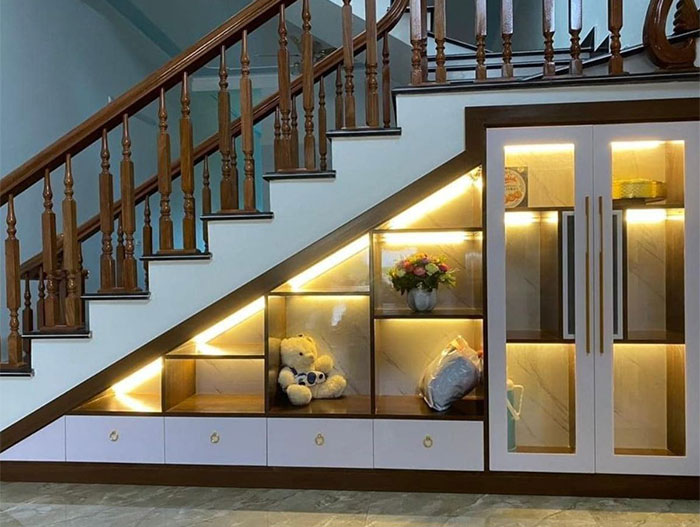 Ứng dụng tấm nhựa PVC khi làm tủ gầm cầu thang