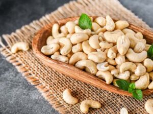 Cách lựa chọn hạt điều rang muối ngon